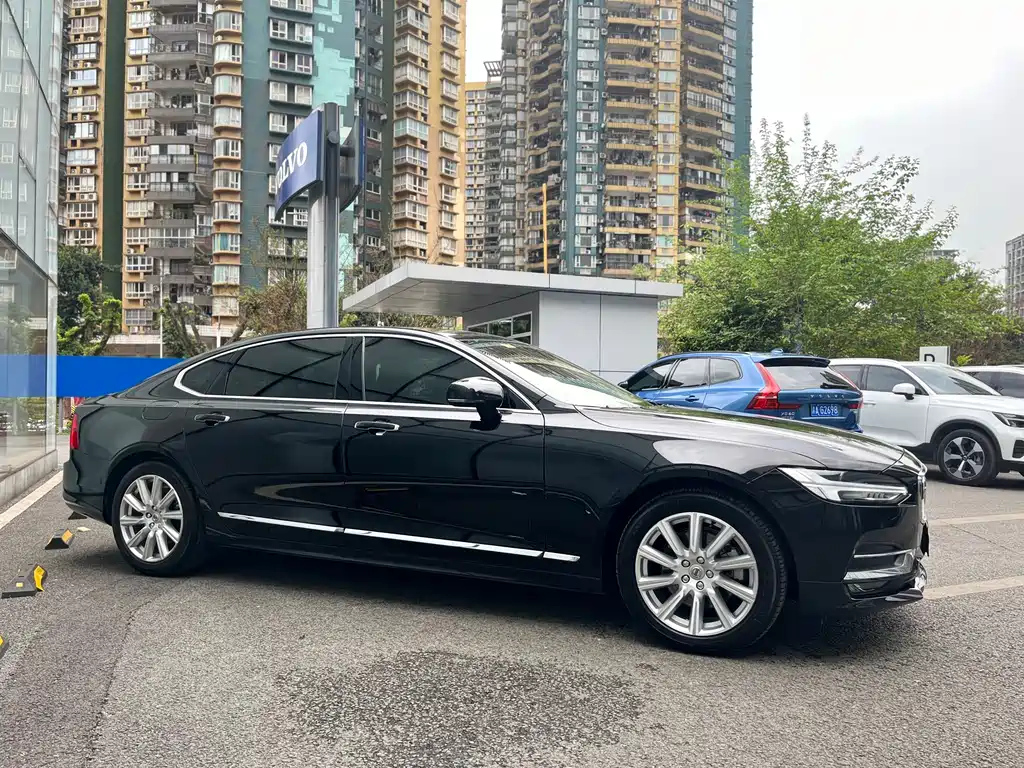 VOLVO S90 2020