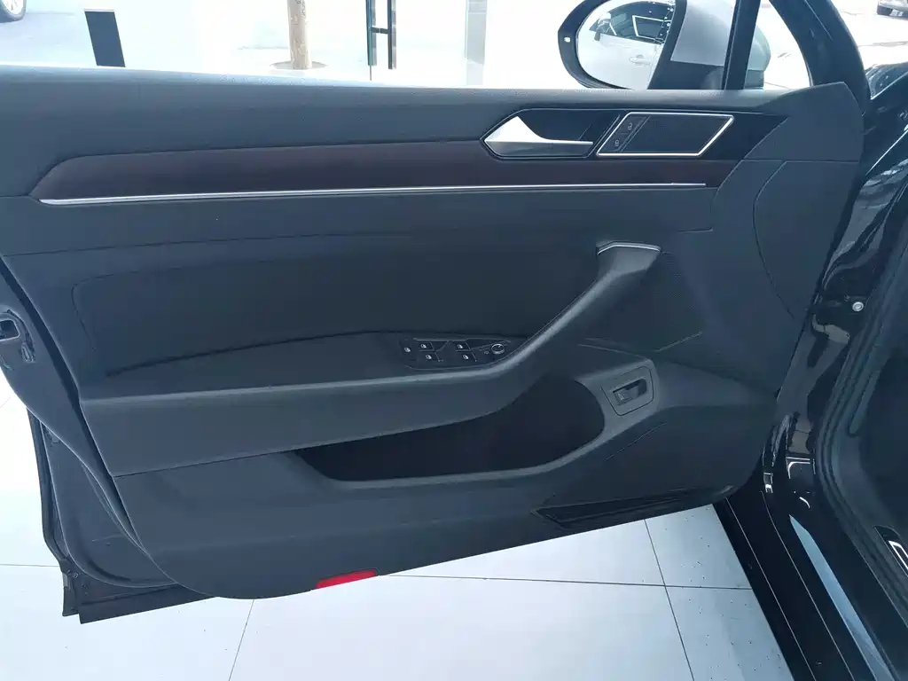 VOLKSWAGEN MAGOTAN 2020