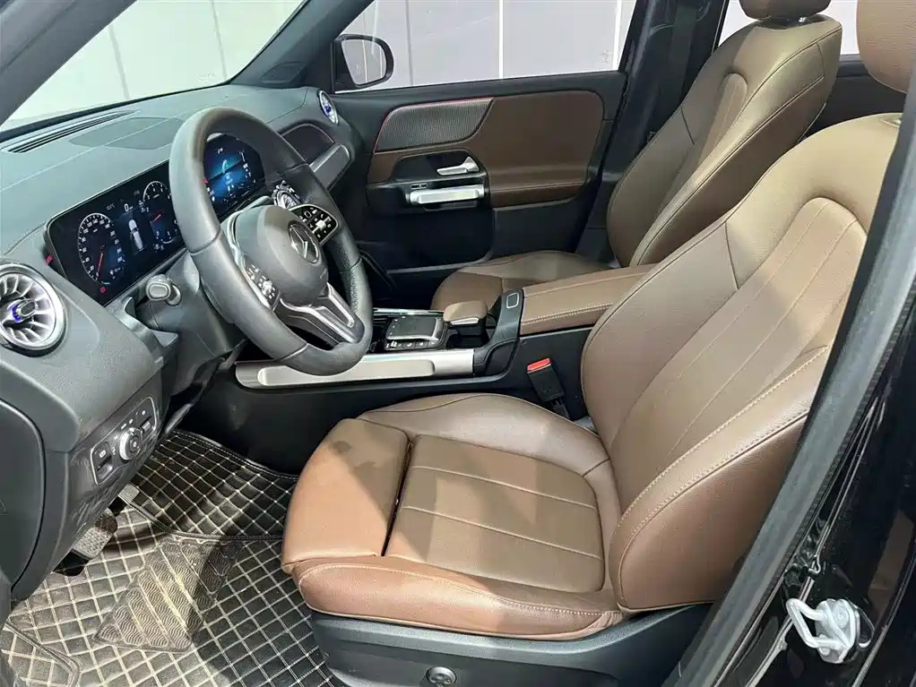 MERCEDES BENZ GLB 2023