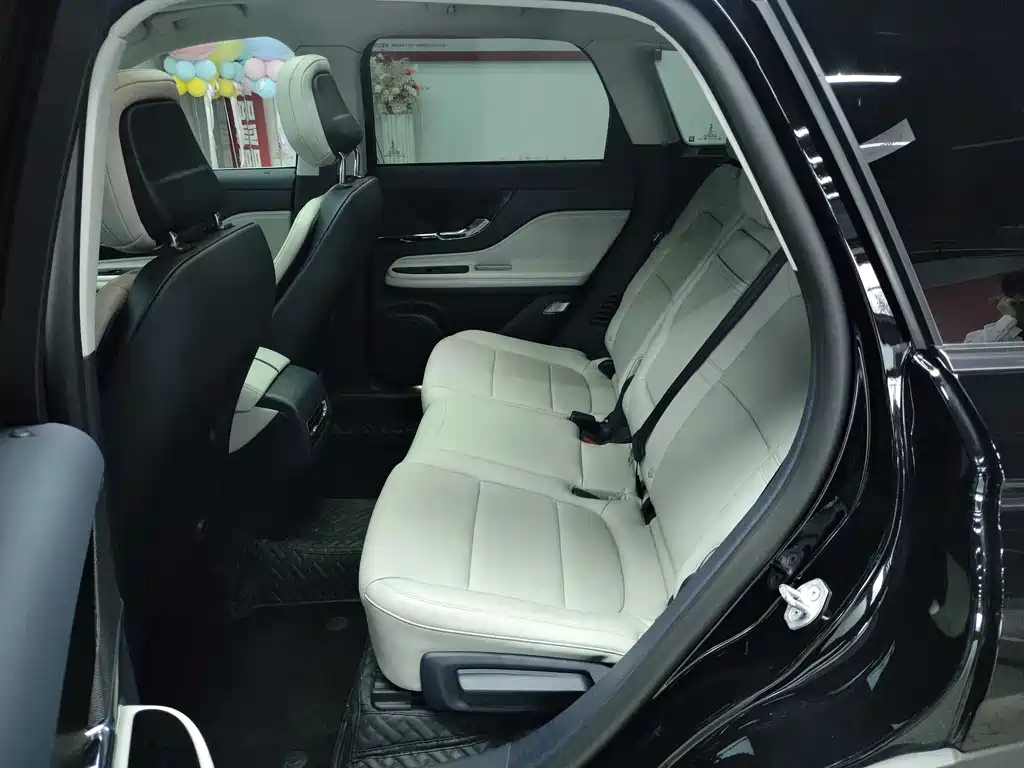 LINCOLN ADVENTURER 2023