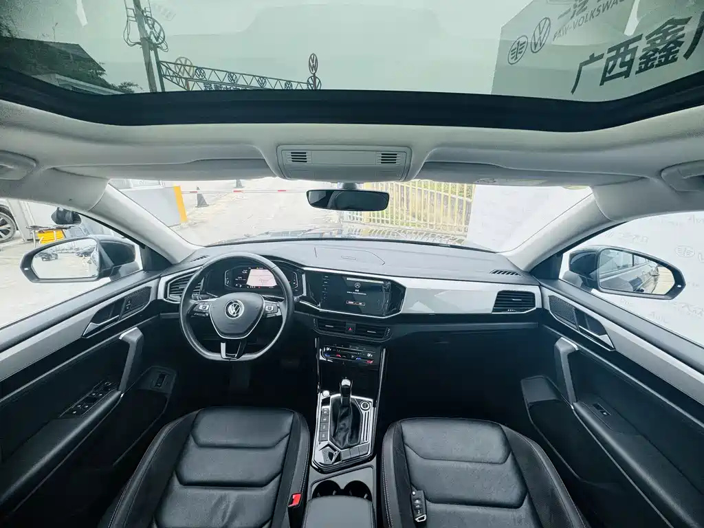 VOLKSWAGEN TAYRON 2022