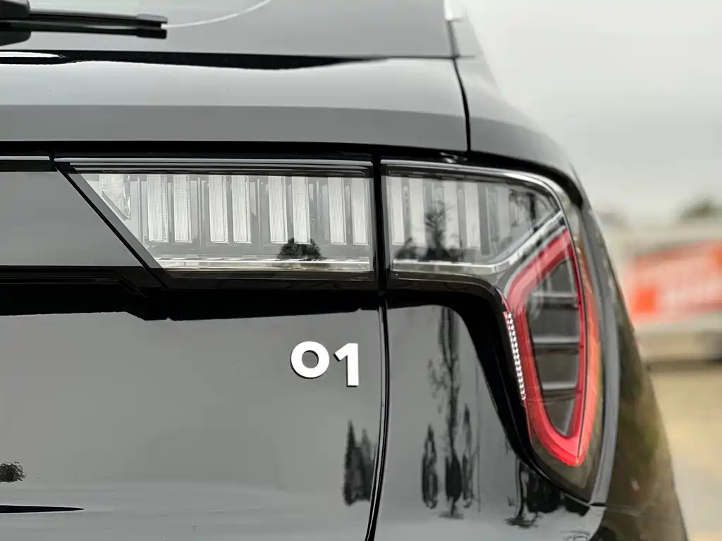 LYNK&CO 01 2019