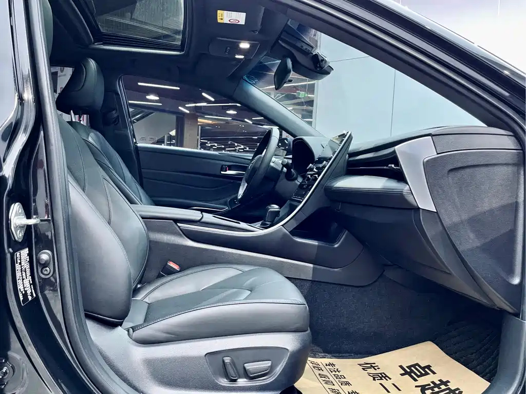 TOYOTA AVALON 2020