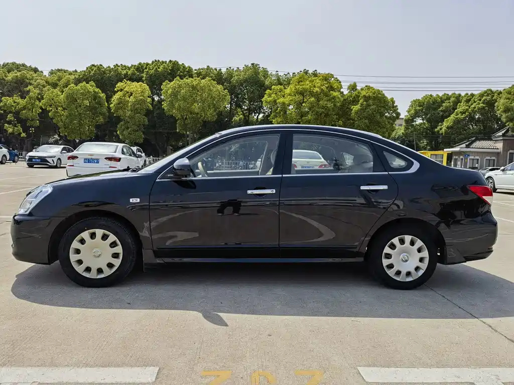 NISSAN SYLPHY 2014