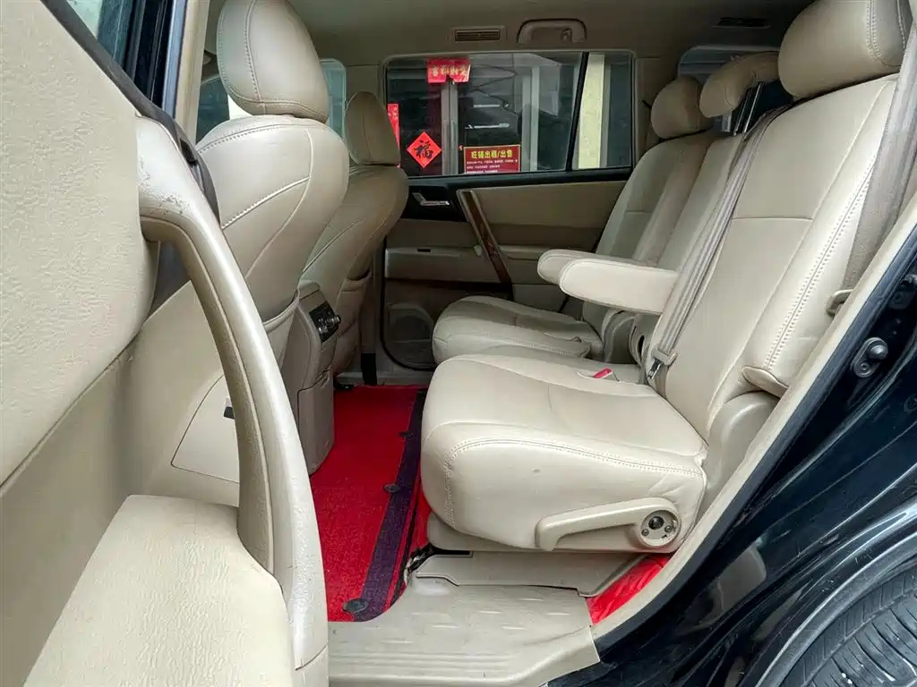 TOYOTA HIGHLANDER 2013