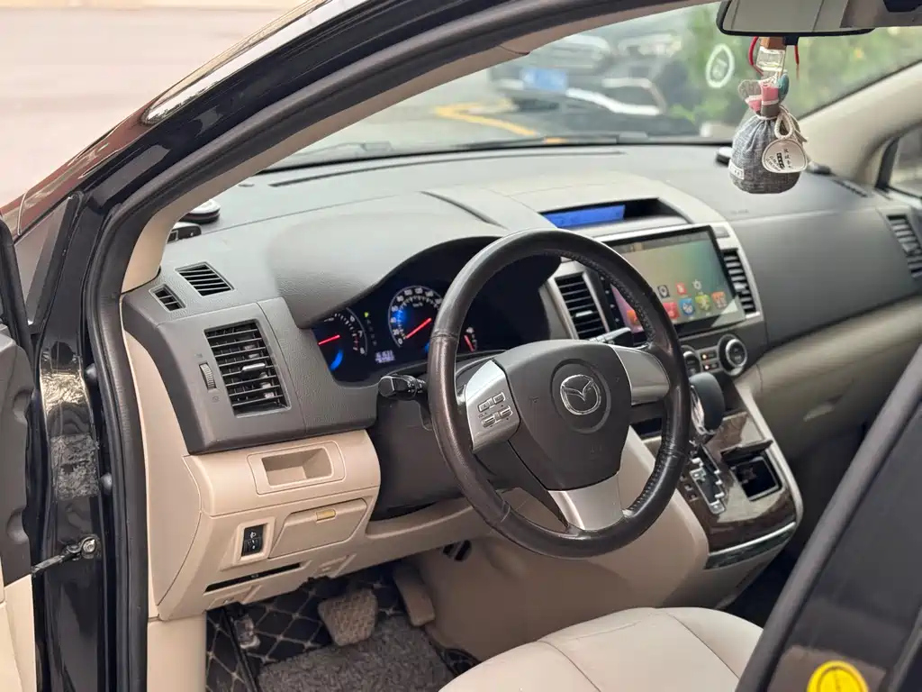 MAZDA 8 2012