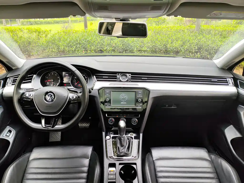 VOLKSWAGEN MAGOTAN 2019