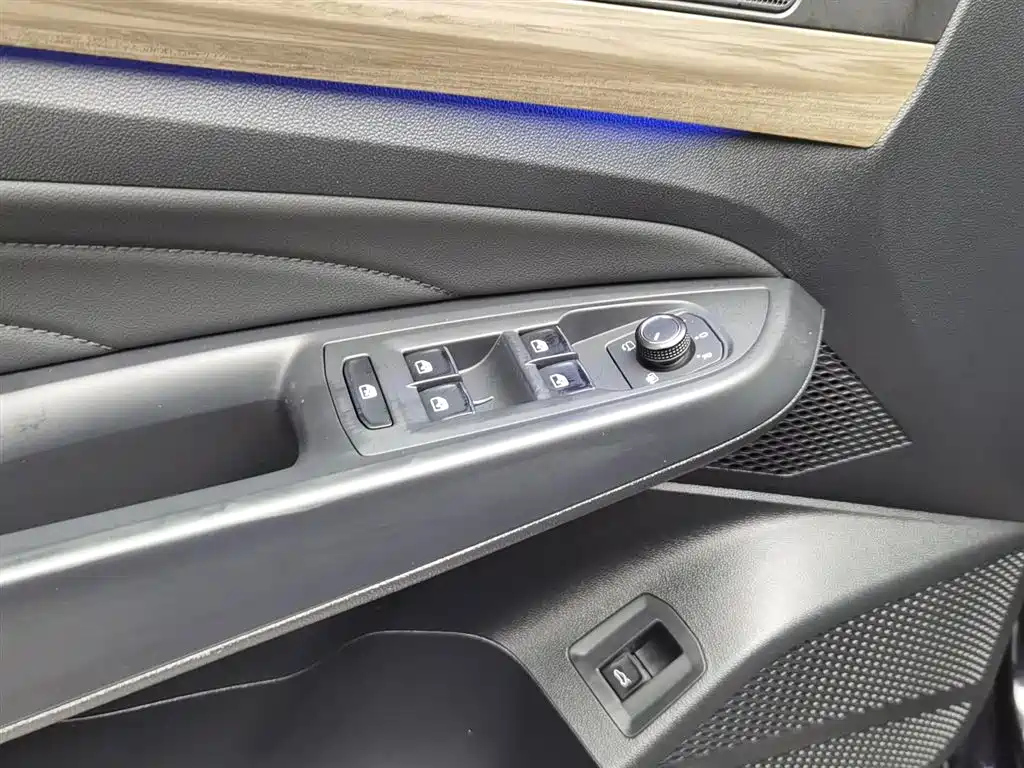 VOLKSWAGEN PASSAT 2021