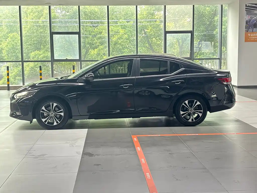 NISSAN SYLPHY 2020