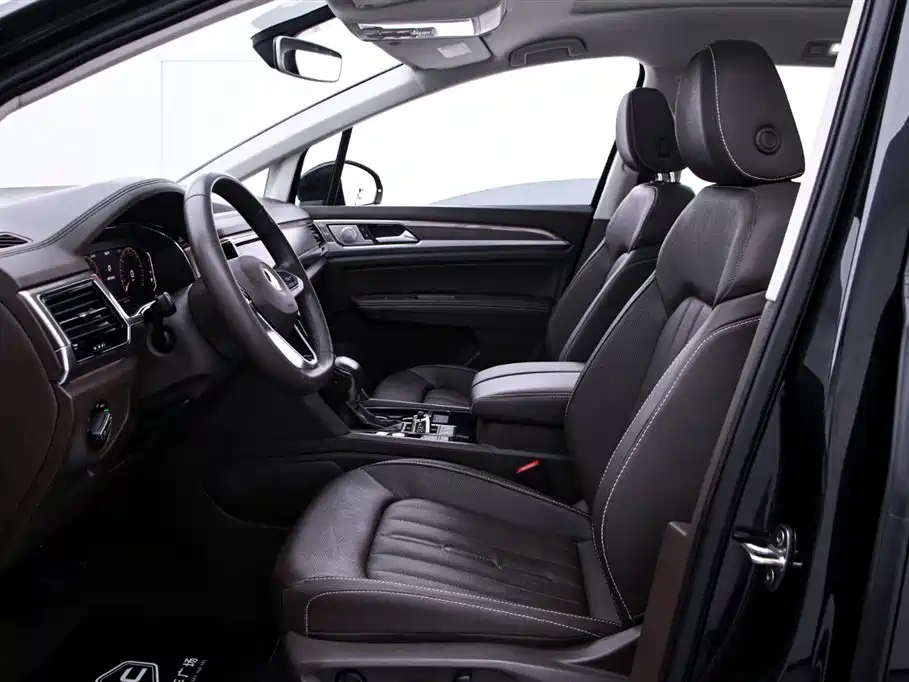 VOLKSWAGEN VILORAN 2022