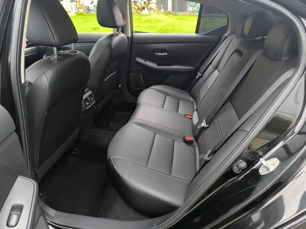 NISSAN SYLPHY 2020