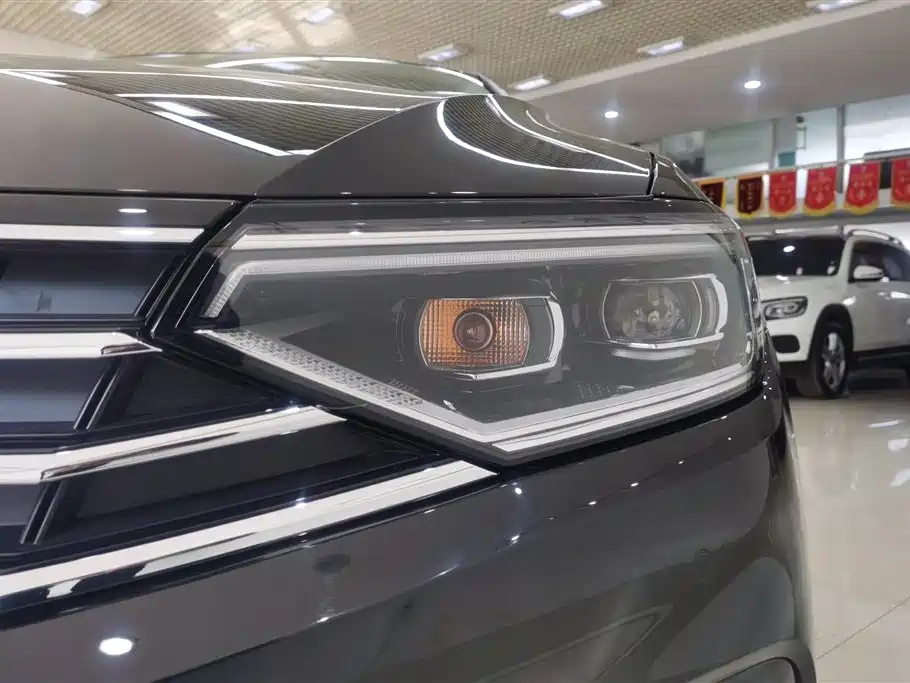 VOLKSWAGEN MAGOTAN 2022