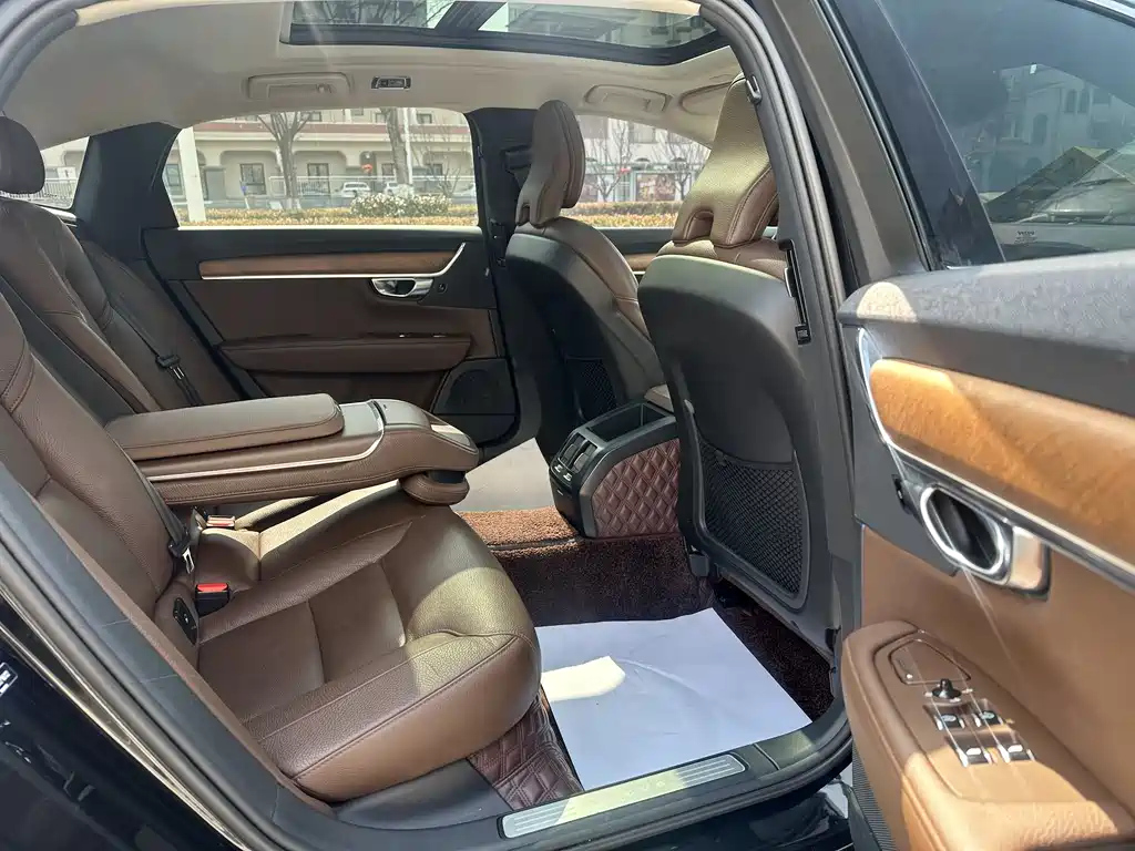VOLVO S90 2020
