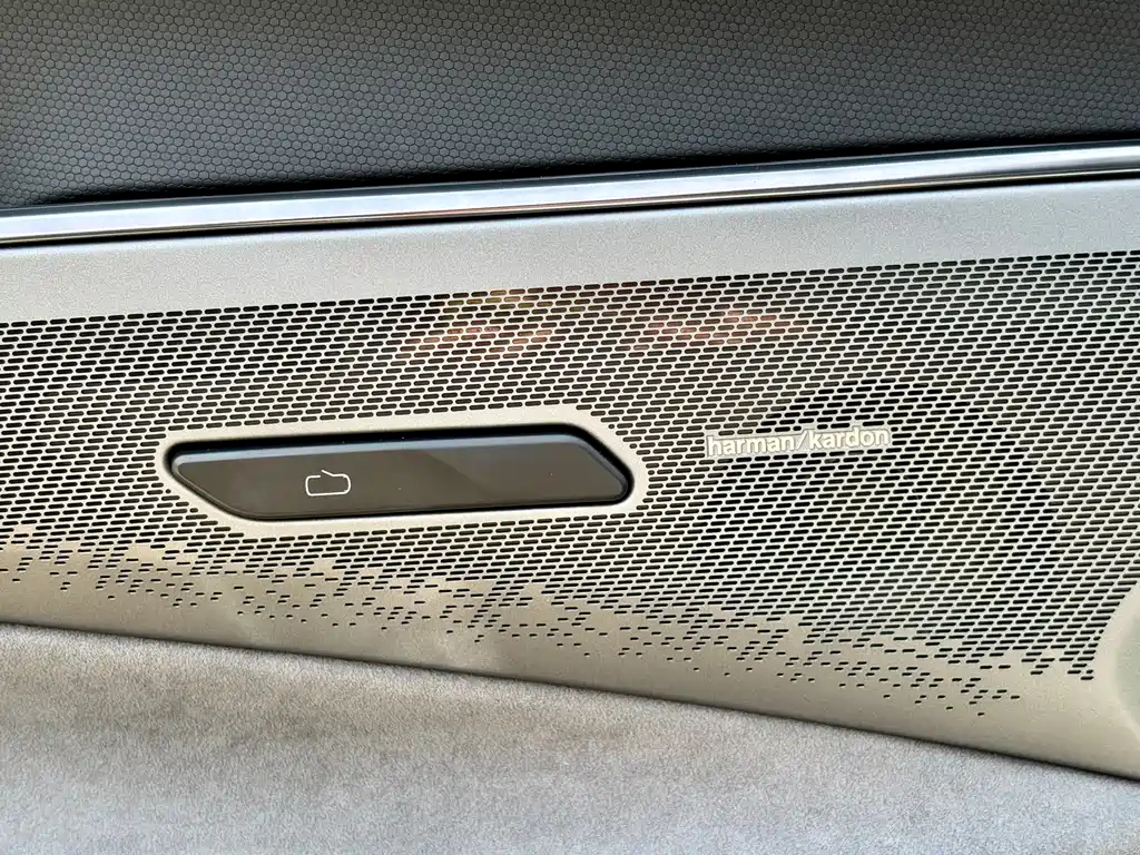LYNK&CO 08 NEW ENERGY 2023