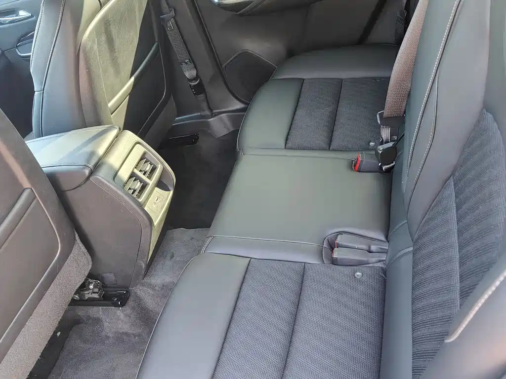 CADILLAC XT4 2023
