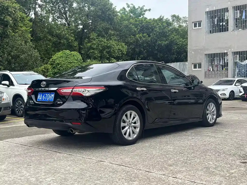 TOYOTA CAMRY 2019