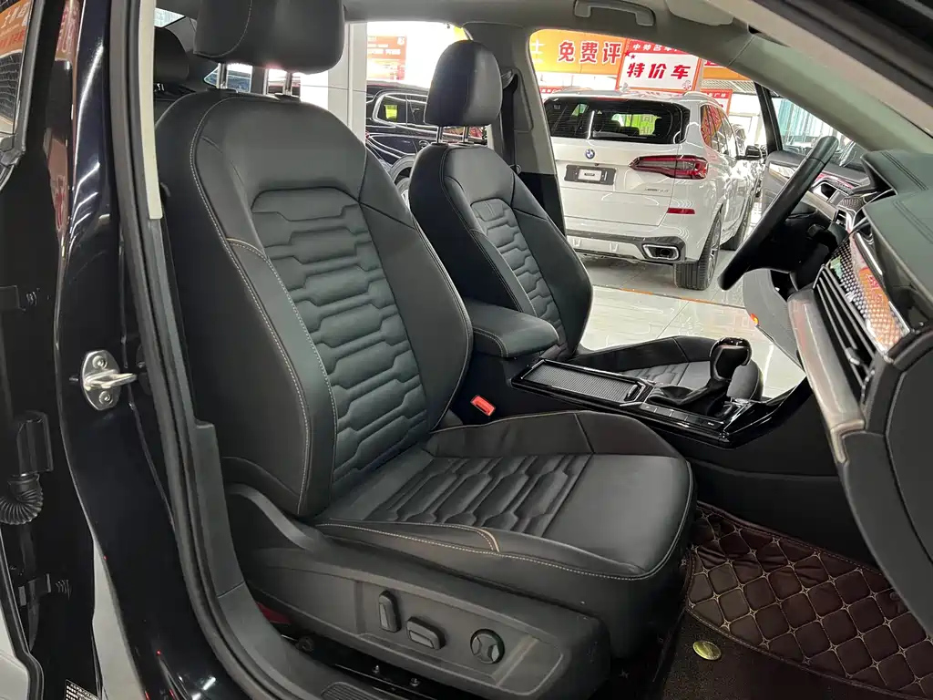 VOLKSWAGEN PASSAT 2021