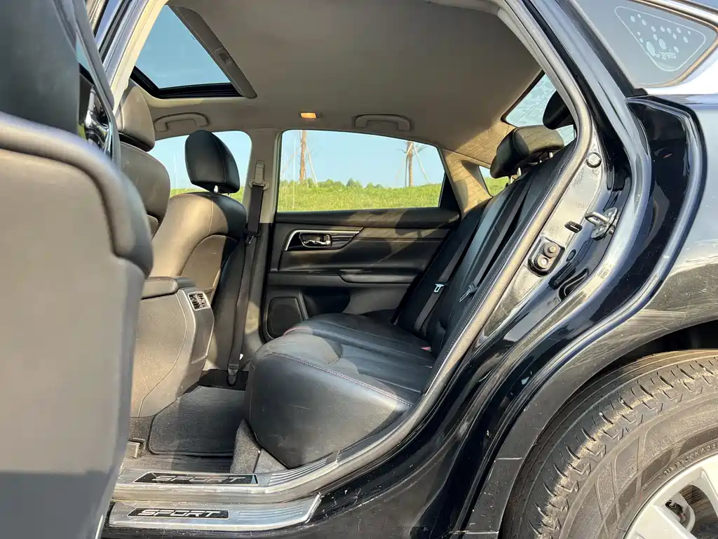 NISSAN TEANA 2018