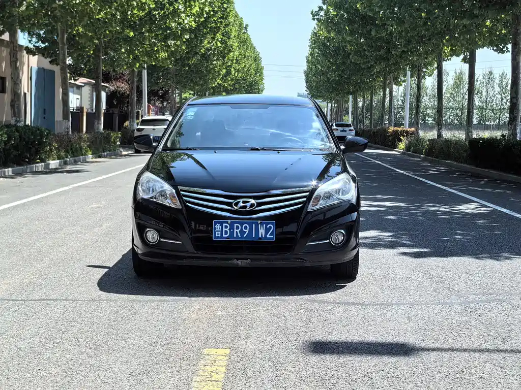HYUNDAI CELESTA 2012