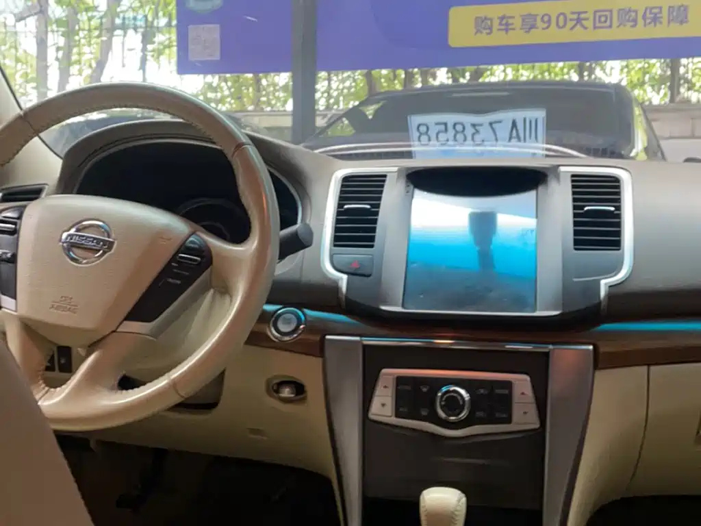 NISSAN TEANA 2011