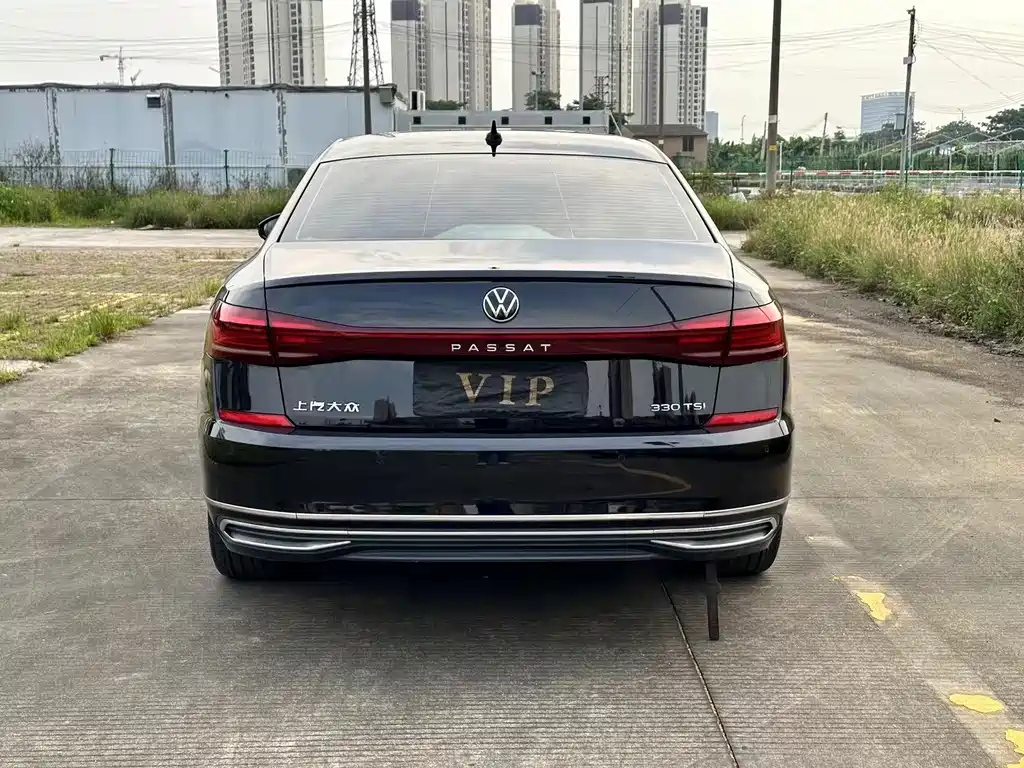 VOLKSWAGEN PASSAT 2022