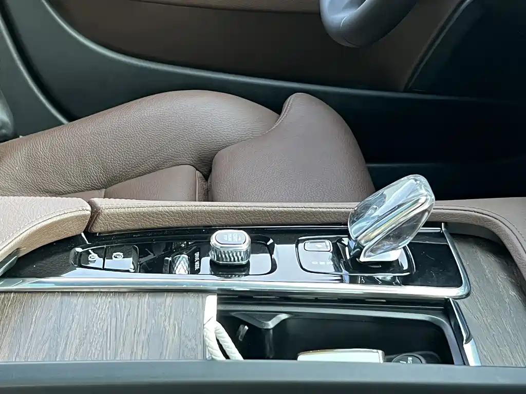 VOLVO S90 2021