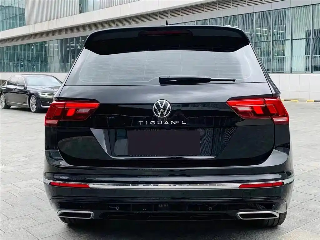 VOLKSWAGEN TIGUAN L 2021