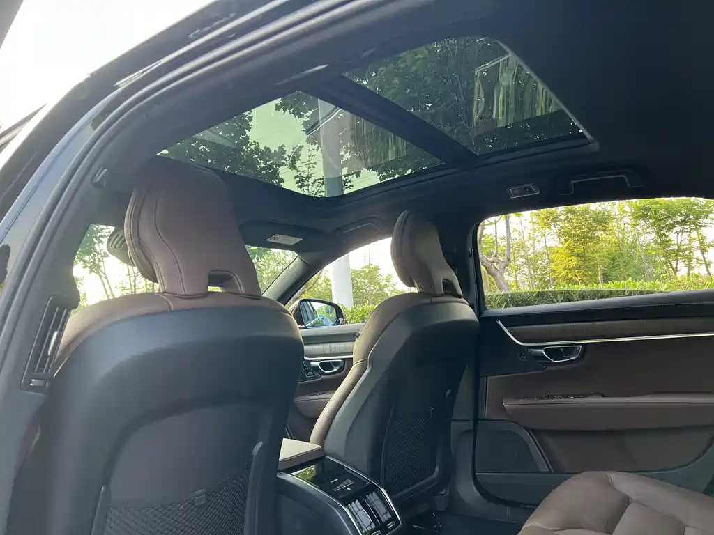 VOLVO S90 2021