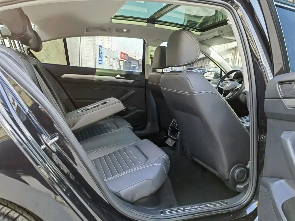 VOLKSWAGEN MAGOTAN 2021
