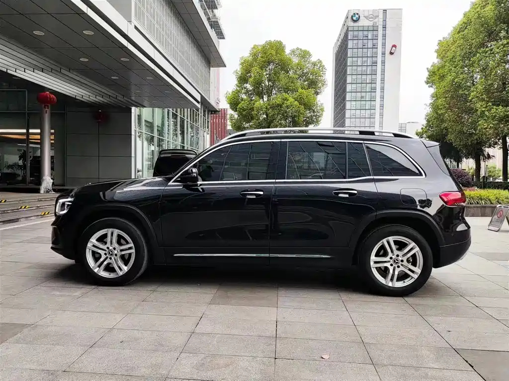 MERCEDES BENZ GLB 2021