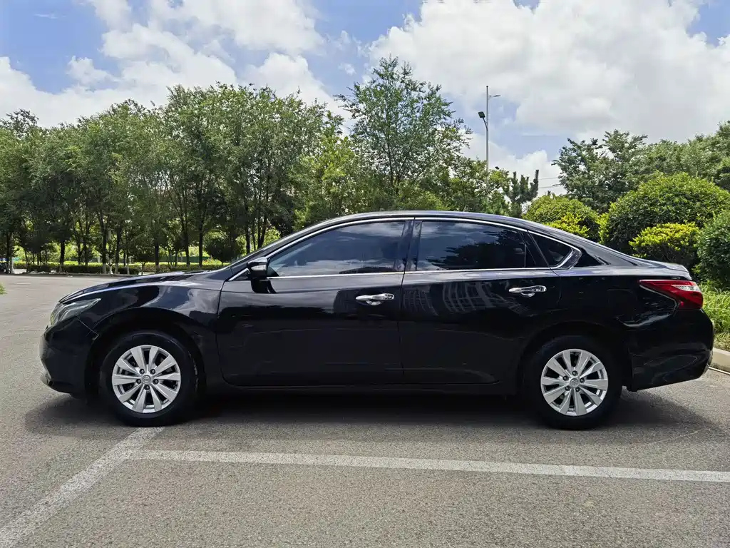 NISSAN TEANA 2016