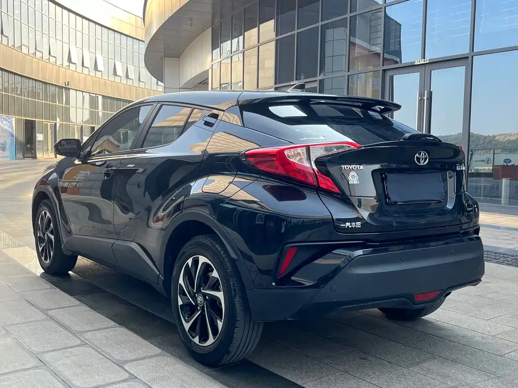 TOYOTA IZOA 2021