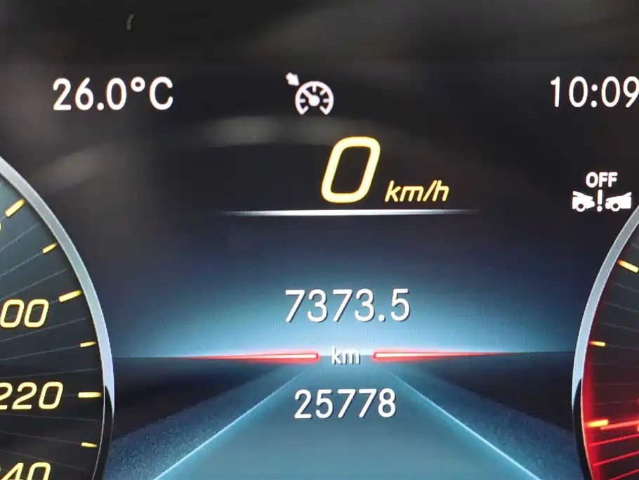 MERCEDES BENZ GLB 2023