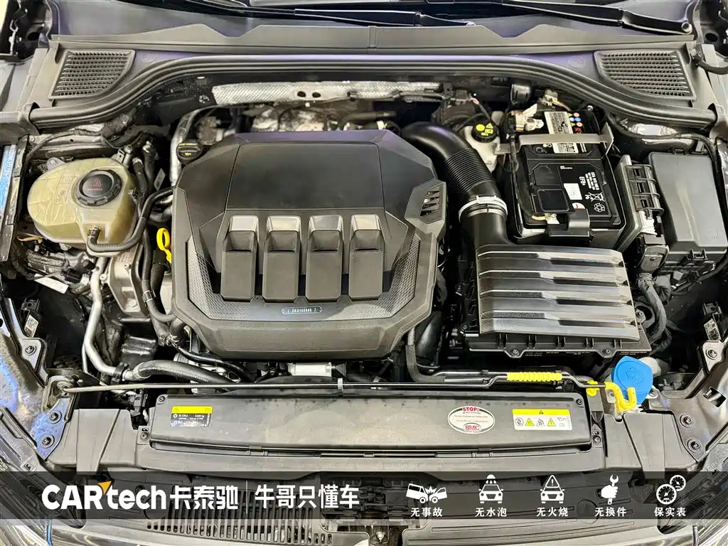 VOLKSWAGEN GOLF 2023