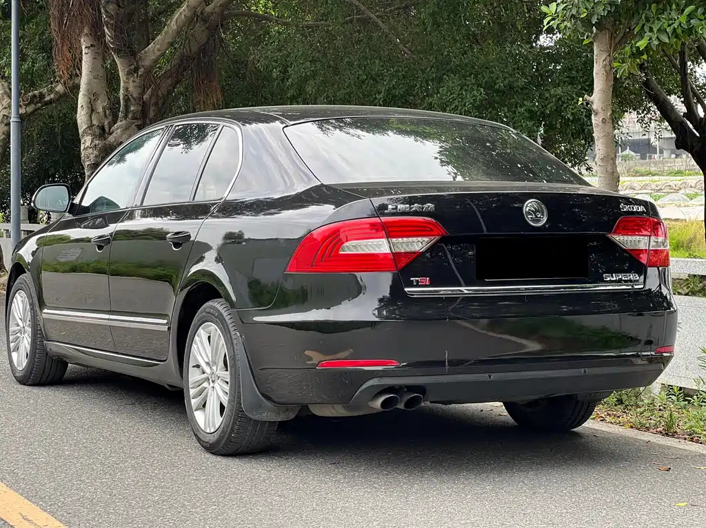 SKODA SUPERB 2014