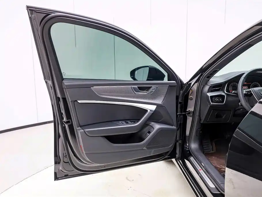 AUDI A6L 2023