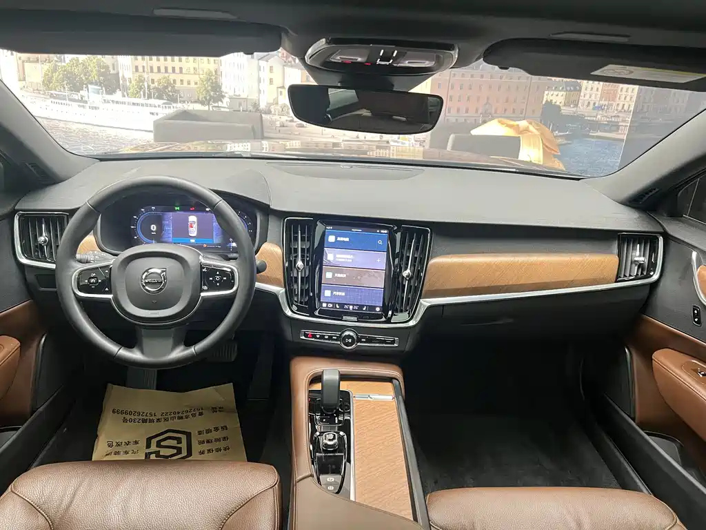 VOLVO S90 2022
