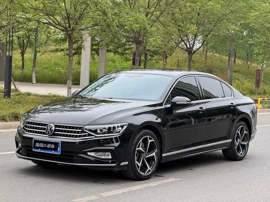 VOLKSWAGEN MAGOTAN 2023