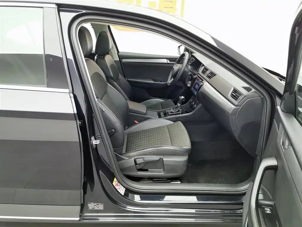 SKODA SUPERB 2019