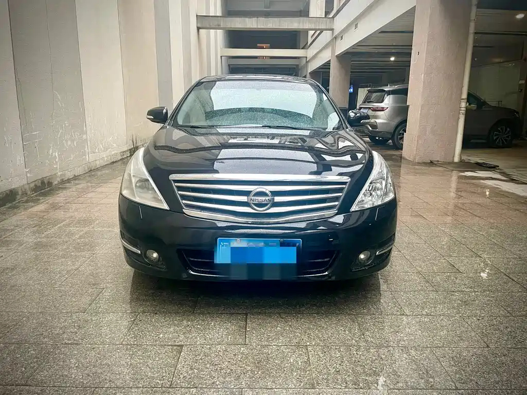 NISSAN TEANA 2010