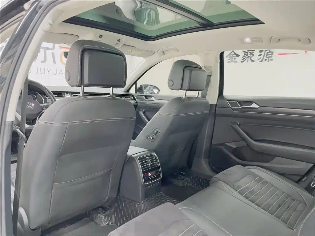 VOLKSWAGEN MAGOTAN 2021