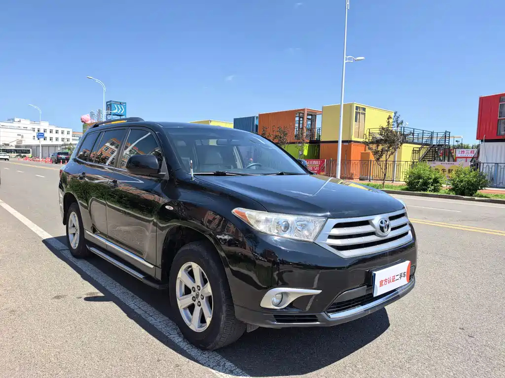 TOYOTA HIGHLANDER
