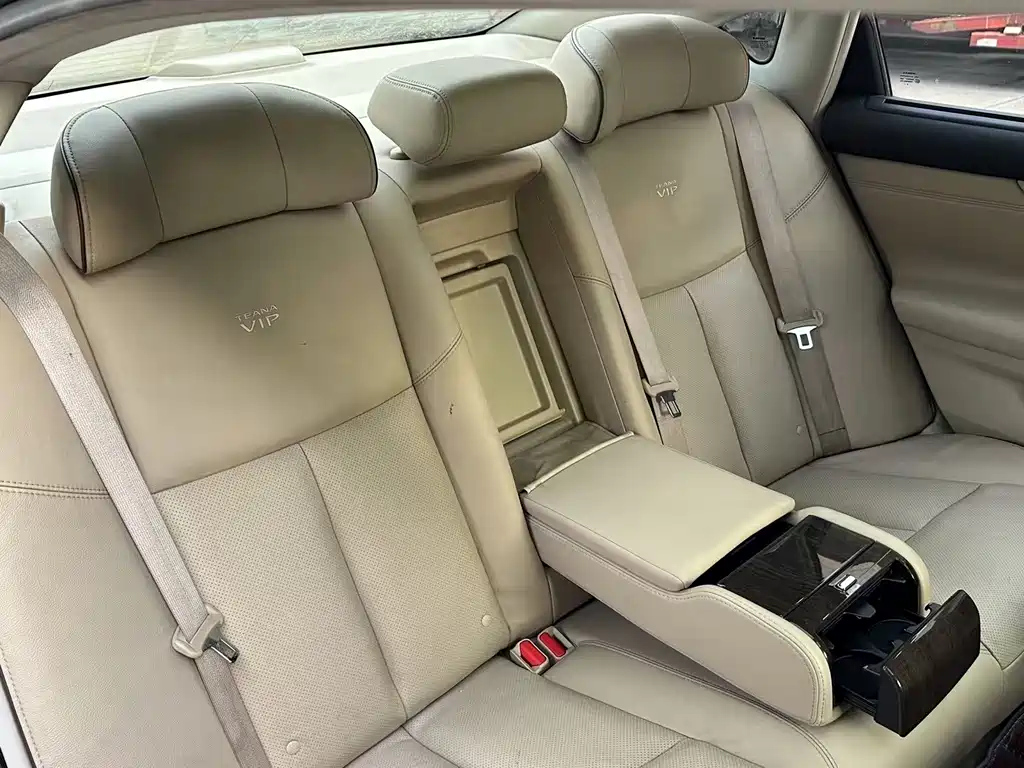 NISSAN TEANA 2015