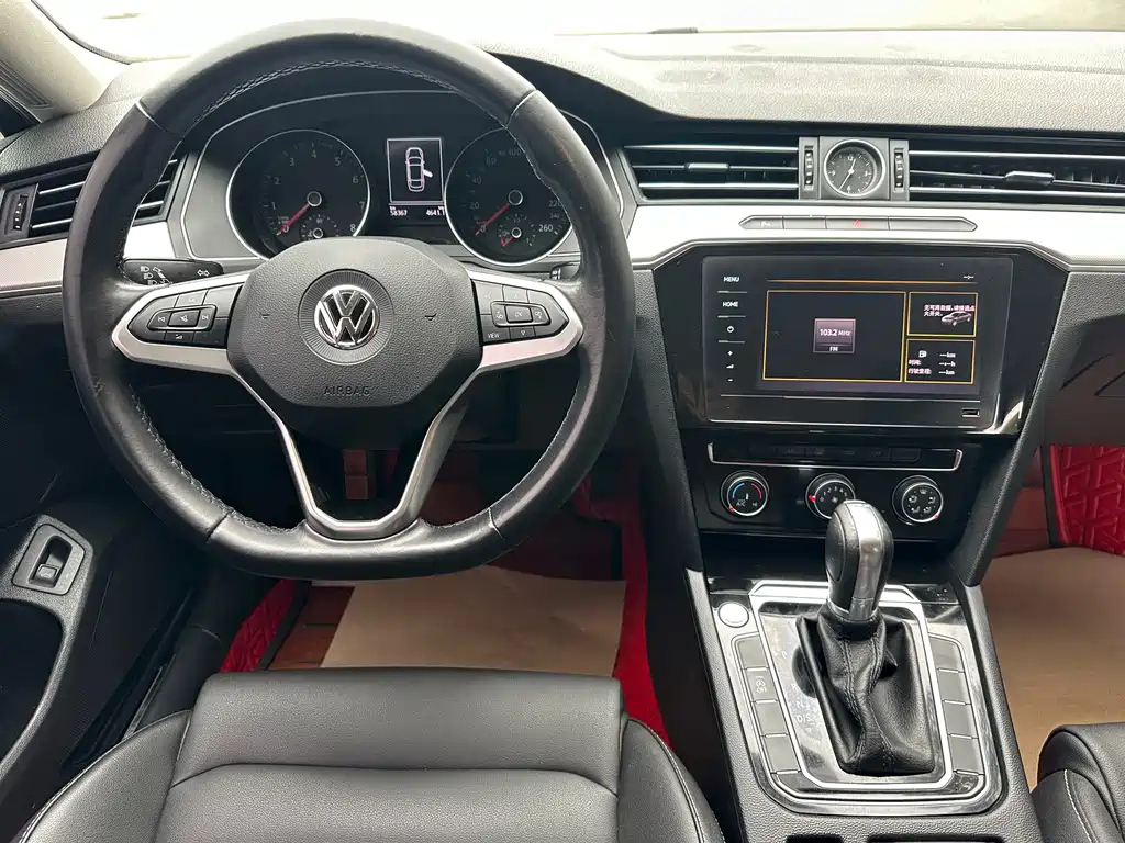 VOLKSWAGEN MAGOTAN 2020