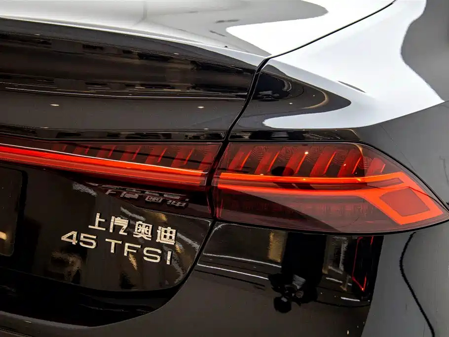 AUDI A7L 2022