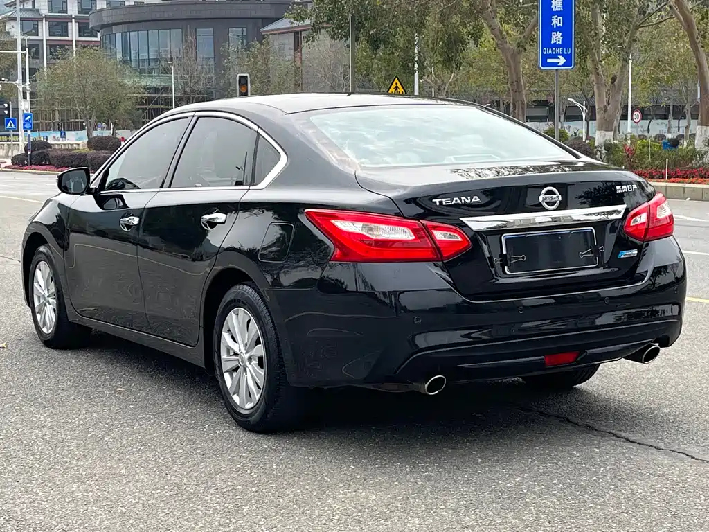 NISSAN TEANA 2018