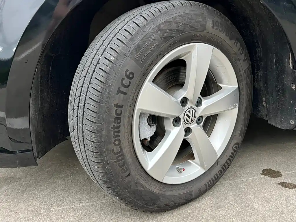 VOLKSWAGEN LAVIDA 2016