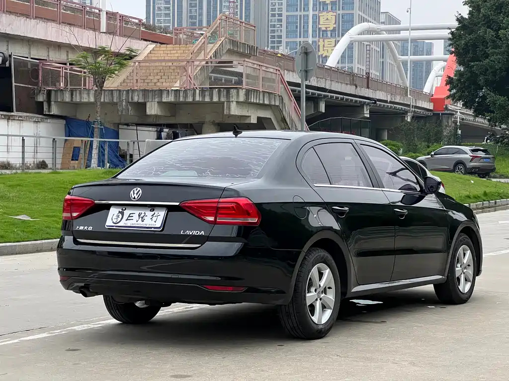VOLKSWAGEN LAVIDA 2016