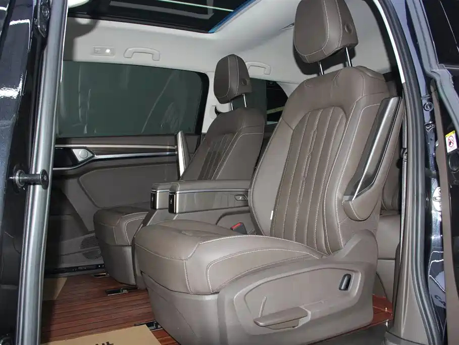 VOLKSWAGEN VILORAN 2022