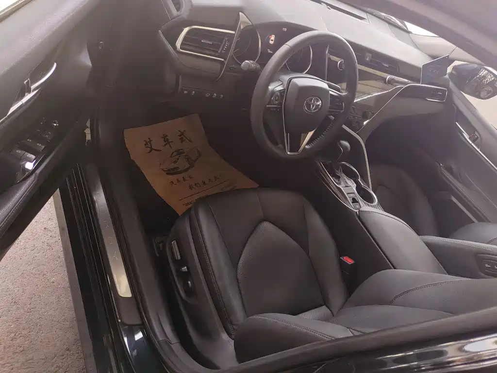 TOYOTA CAMRY 2019